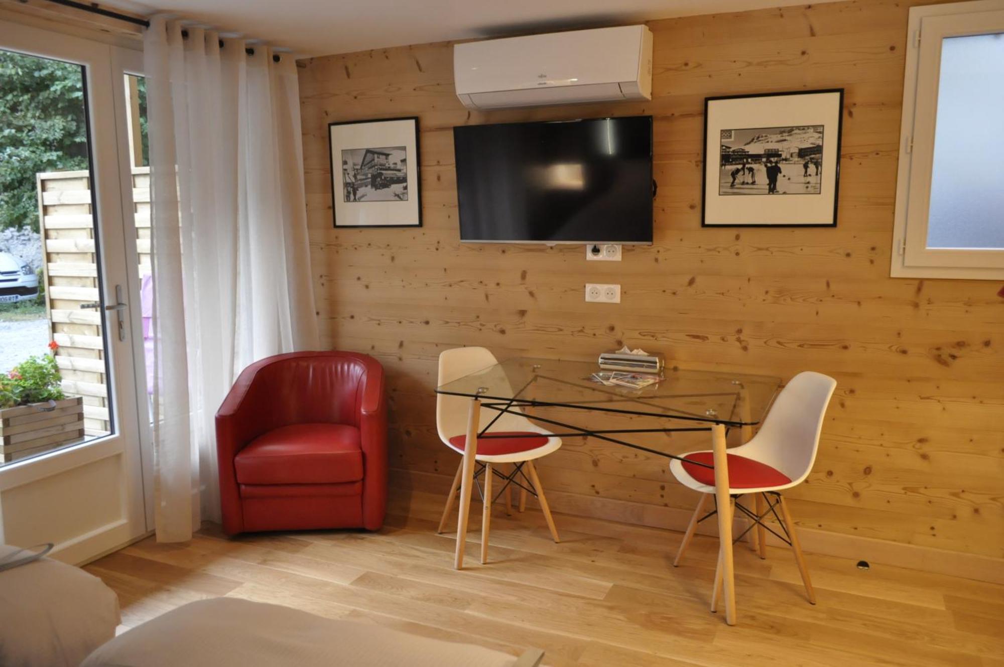 Chalet La Cachette Cyclists & Skiers Le Bourg-d'Oisans Exterior photo